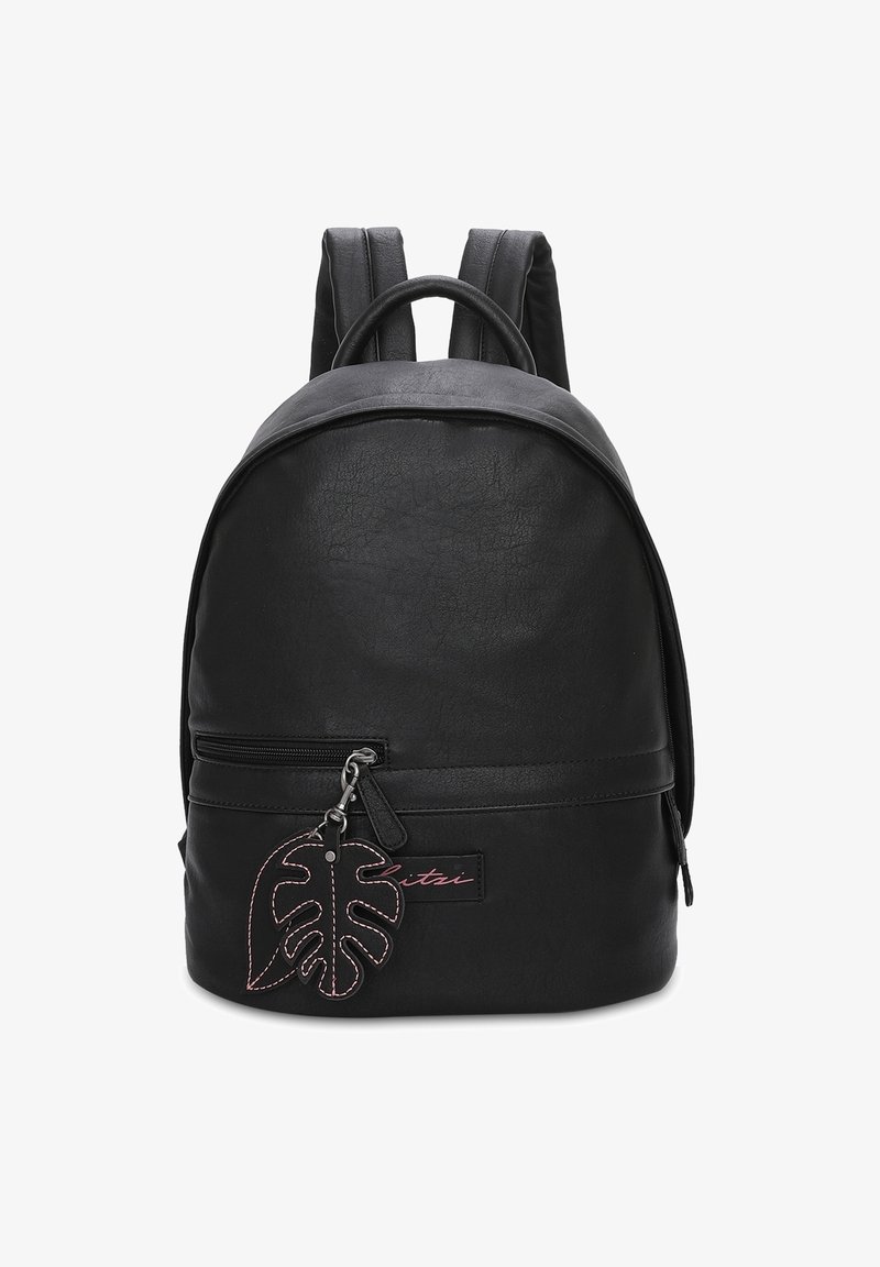 Sac à dos en similicuir noir de forme arrondie, avec une poche zippée à l'avant et un porte-clés coloré en forme de feuille attaché. Bretelles rembourrées.