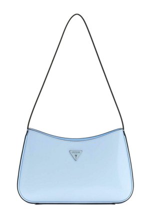 Borsa a tracolla Guess azzurro chiaro con rifiniture nere e sottile tracolla nera, con logo metallico triangolare al centro sul davanti.