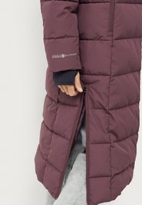 Áhkká LONG PADDED  - Vinterfrakke - braunlila