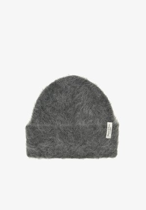 Bonnet gris en feutre avec une texture douce et une forme arrondie. Il présente une étiquette cousue avec le nom de la marque sur le côté.