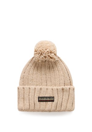 Cappello invernale beige lavorato a maglia con pon pon sulla parte superiore e risvolto piegato con etichetta rettangolare del marchio Napapijri Geographic.