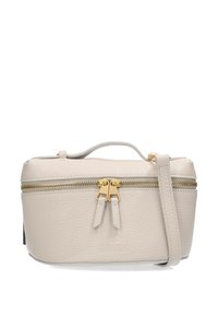 Sac en cuir beige avec une surface texturée, des fermetures éclair dorées et une bandoulière amovible. Comprend une poignée supérieure et un détail de logo de marque.