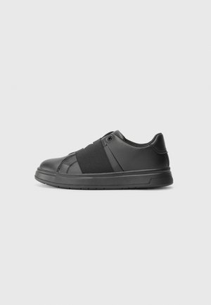 MANHATTAN - Sneakersy niskie