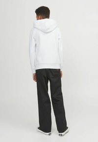 Jack & Jones Junior GEDRUCKT - Džemperis ar kapuci - white