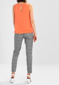 More & More Blouse - coral