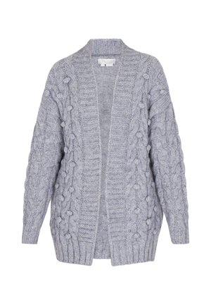 Jasnoszary sweter z dzianiny z wzorami warkoczowymi, otwarty przód i opadające ramiona. Teksturowany, średniej grubości z prążkowanym wykończeniem.