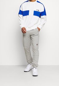 Nike Sportswear Mikina - white