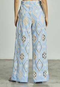Alma en Pena Pantalon classique - azul