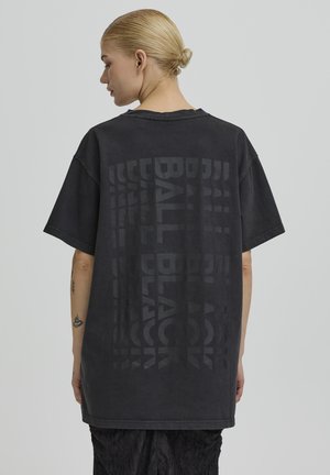 BASALVIRA BOXY TEE - Print T-shirt - black