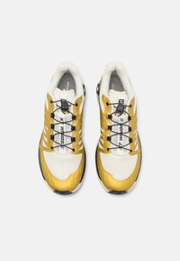 Salomon Sportstyle XT-WINGS 2 UNISEX - Joggesko - vanilla ice/footwear gold/black