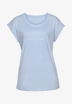 Lys blå kortærmet t-shirt lavet af blød bomuld, med teksten "Soul full of sunshine" i hvid kursiv skrifttype hen over fronten.