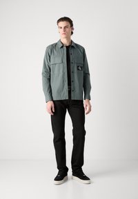 Calvin Klein Jeans CARGO OVERSHIRT - Skjorter - endless grey