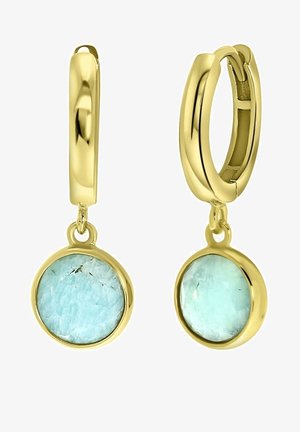 Boucles d'oreilles créoles en or avec pendentifs en pierre d'aigue-marine ronde bleu clair, finition polie et lisse, conçues pour oreilles percées.