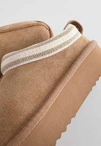 Baker by Ted Baker - Kapcie