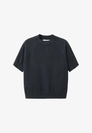 Pull tricot coupe courte gris foncé à manches courtes avec col rond, présentant une coupe ample et des manches raglan, fabriqué à partir d'un tissu doux et texturé.