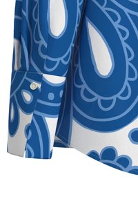 Niebieska i biała koszula w wzór, charakteryzująca się deseniem paisley, z guzikami przy mankietach oraz gładkim materiałem w kontrastowych kolorach.