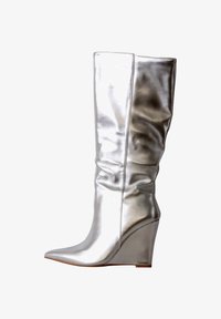 Sélectionné, silver-coloured