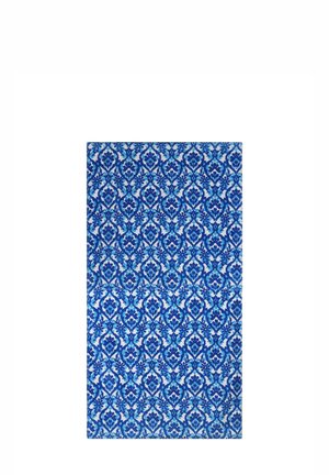 Tappeto rettangolare blu con motivi intricati in tonalità di blu chiaro e scuro, con accenti bianchi, realizzato in tessuto morbido.