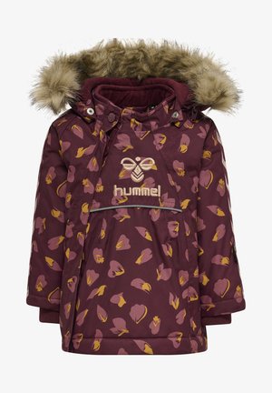 Bordeauxkleurige geïsoleerde jas met bloemmotieven in geel en paars. Heeft een kunstbont capuchon, geborduurd logo en drukknoopsluitingen.