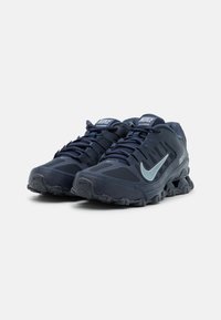 Nike Performance REAX 8 TR - Sapatilha de treino - obsidian/metallic armory navy/thunder blue/wolf grey
