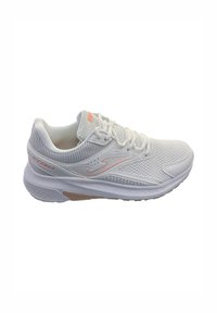 Zapatilla de running blanca con parte superior de malla, detalles texturizados, acentos naranjas, diseño con cordones, suela acolchada y forma aerodinámica.