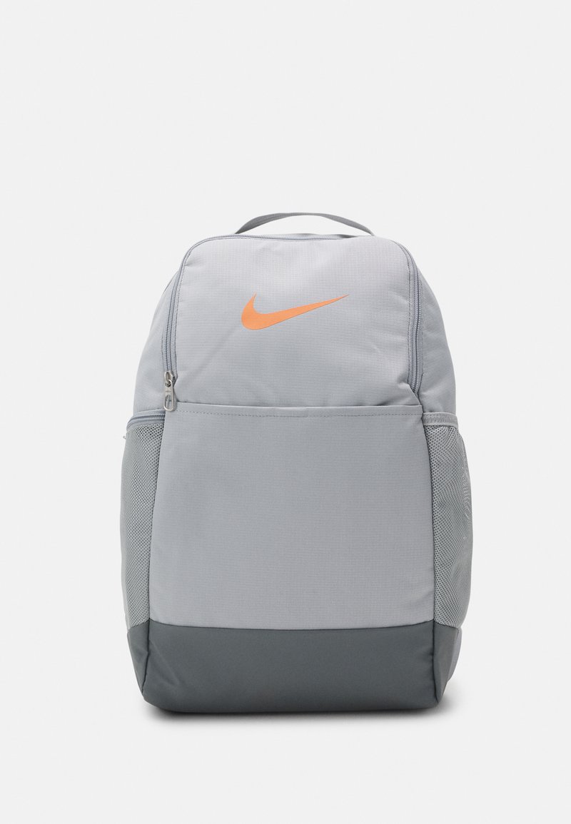 Nike Performance 24L UNISEX - Mochila - smoke grey/sorange trance