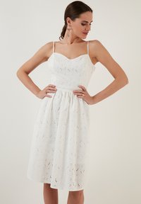LELA REGULAR FIT - Koktélruha / Partiruha - ecru