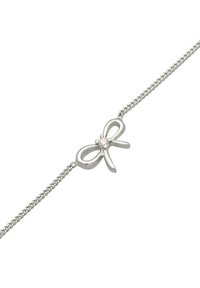 Sølv kædearmbånd med en bueformet charm med en central stenaccent. Glat tekstur med en poleret finish.