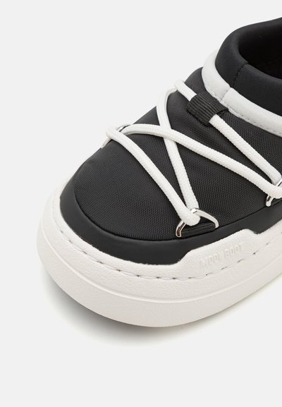 Moon Boot JR PARK ICON UNISEX - Klassikalised poolsaapad - black