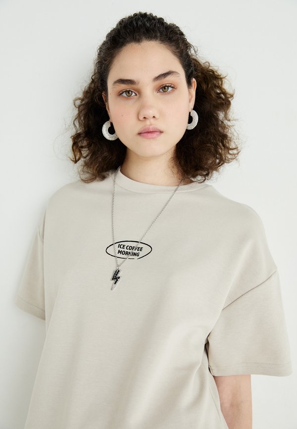 PCJYLLIE ONECK TEE BOX  - Print T-shirt - silver gray2