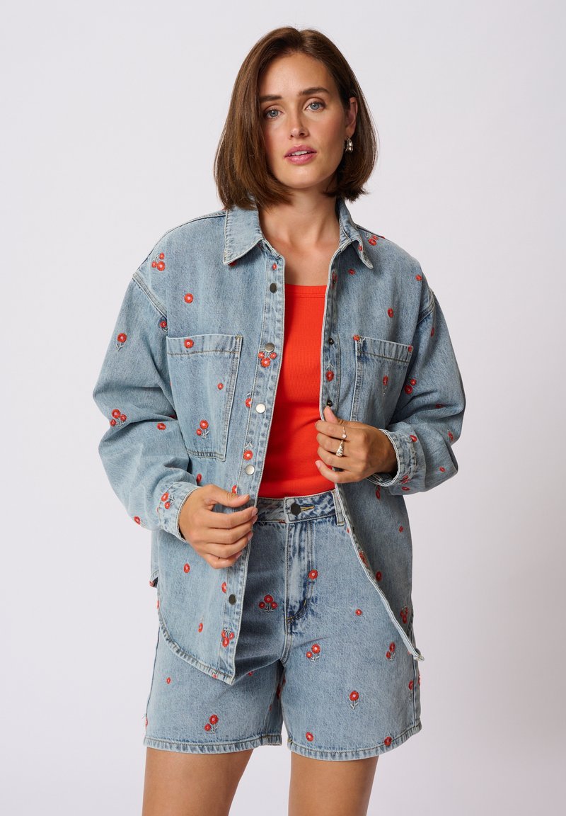 Kaffe - KABABETH - Džinsinis švarkelis - blue denim red flower emb., Padidinti
