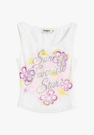 Bijeli kratki top bez rukava s ljubičastim i žutim cvjetnim uzorkom te tekstom od kristala "Omiljena zvijezda sunca" tvrtke Desigual.