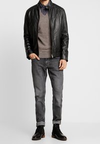 GANT Sweter