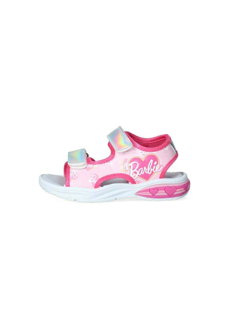 Infradito rosa con suole bianche, cinturini regolabili e accenti iridescenti; presenta il logo "Barbie" in bianco sulla parte superiore e motivi a cuore.