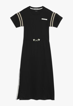 Zwarte jurkje met korte mouwen, beige gestreepte accenten, taille met trekkoord en zijsplitten voor extra detail en beweging.