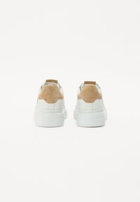 Kennel + Schmenger DIVE - Joggesko - white/beige