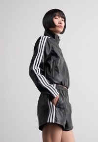 adidas Originals Rövidnadrágok - black