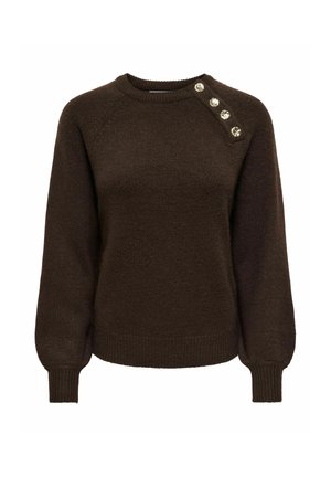Pull en maille marron foncé à manches longues, poignets côtelés et quatre boutons décoratifs le long de l'épaule gauche près de l'encolure.