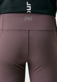 NNormal BEKLEIDUNG ACTIVE  - Leggings - dunkelviolett