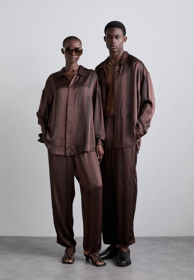 Sunnei ELASTIC PANTS UNISEX - Stoffhose - brown
