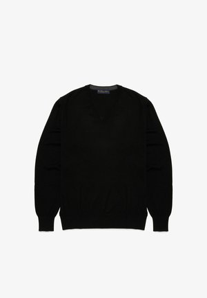 Czarny sweter w kształcie litery V, wykonany z miękkiej tkaniny. Długie rękawy z ściągaczami przy mankietach i dolnym brzegu. Charakteryzuje się subtelną teksturą, bez wzorów czy akcentów.