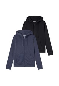 Due felpe con zip: una navy con tasca a marsupio e lacci coordinati, e una nera tinta unita, entrambe in un morbido tessuto testurizzato.