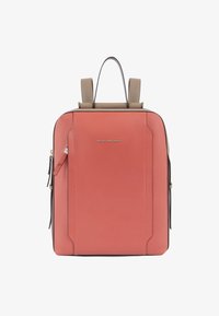 Unselected, arancio marrone