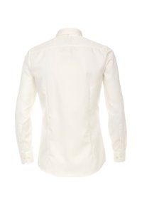 Biała koszula z długim rękawem, gładka faktura, dopasowany krój, ostre kołnierzyki, mankiety zapinane na guziki, z subtelnymi szwami i bez widocznych wzorów.