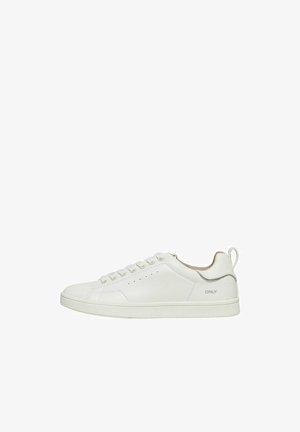 Trainers - white