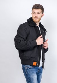 Bombers DOUGLAS - Bomberjacke - black