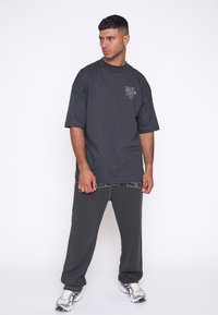 Multiply Apparel JOGGER MANAGER - Tepláky - black soda