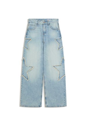 Svetlomodré džínsy širokého strihu s vysokým pásom a strapcovými nášivkami v tvare hviezd na predných stehnách a lýtkach.