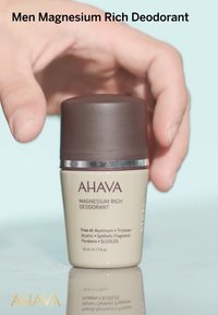 AHAVA Magnesium Rich Deodorant i en krämflaska med ett bronslock. Innehåller 50 ml, märkt fri från aluminium, parabener och syntetisk doft.