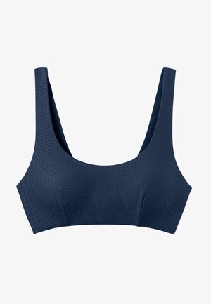 Námořnický modrý bikinový top s texturovaným vzorem, širokými ramínky a čtvercovým výstřihem, navržený pro bezpečné a pohodlné nošení.